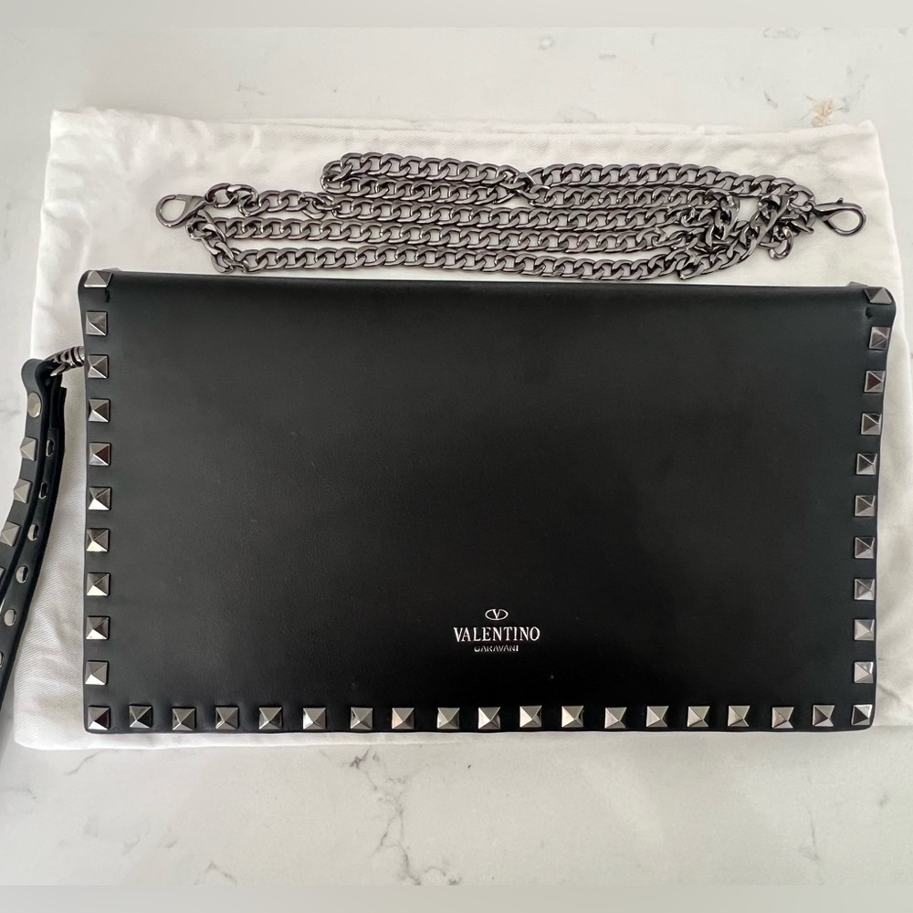 Valentino Rockstud clutch black and silver with chain